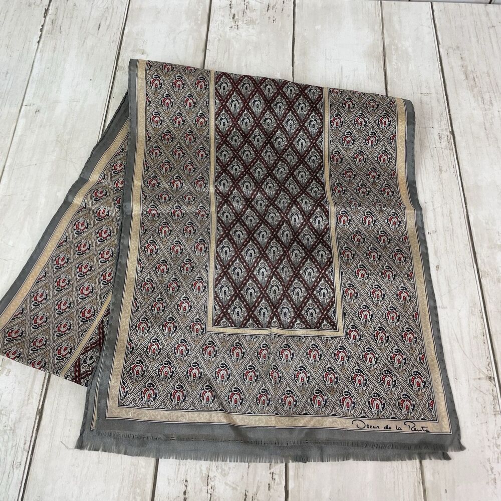 Oscar de la Renta Gray and Red Patterned Scarf